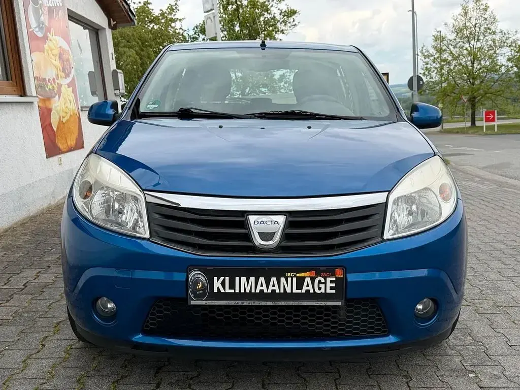 Gebraucht Dacia Sandero Lauréate 75 PS (55 kW) 2010 Blau Limousine