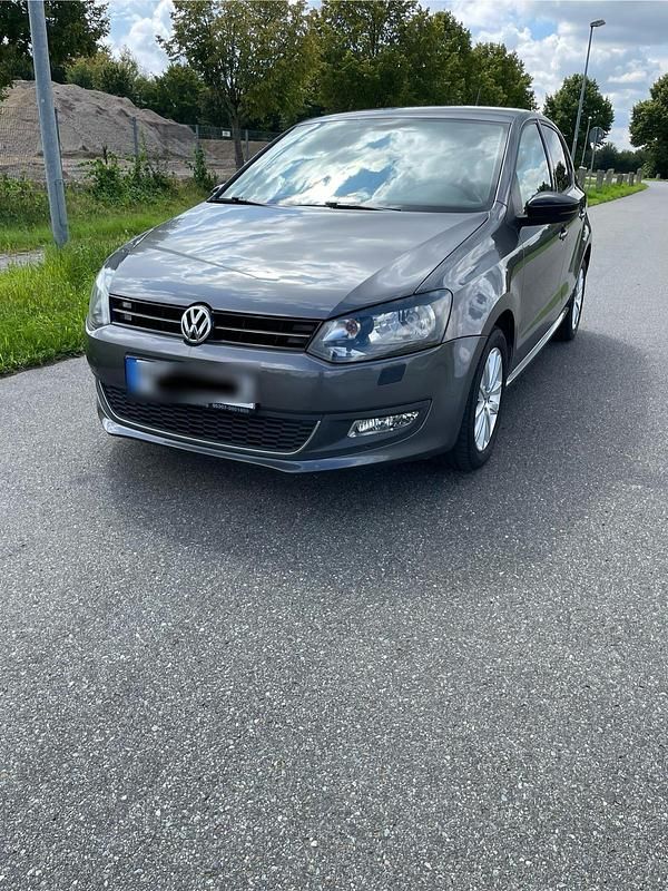 Grau Gebraucht 2011 VW Polo Style Kleinwagen | 3.750 € (Fairer Preis) - Bild 1/4