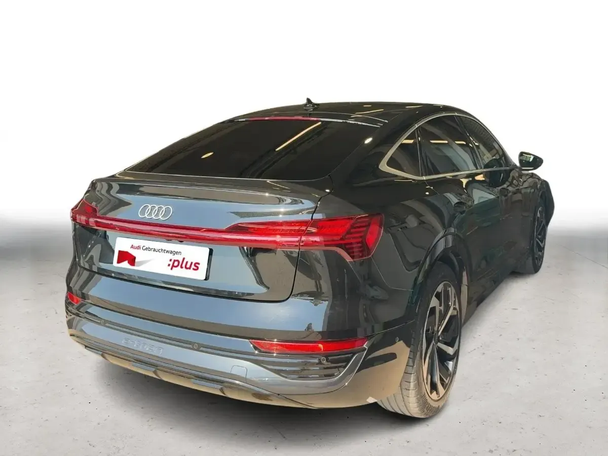 Gebraucht Audi Q8 Sportback e-tron Advanced Plus 250 kW (340 PS) 2024 Mythosschwarz metallic SUV