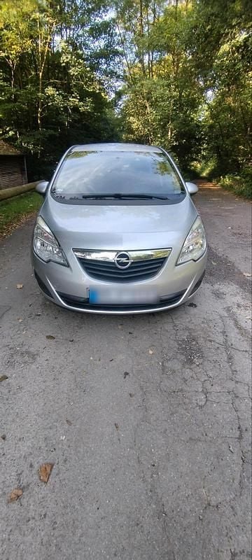 Braun Gebraucht 2012 Opel Meriva Van / Kleinbus | 3.000 € (Fairer Preis) - Bild 1/4