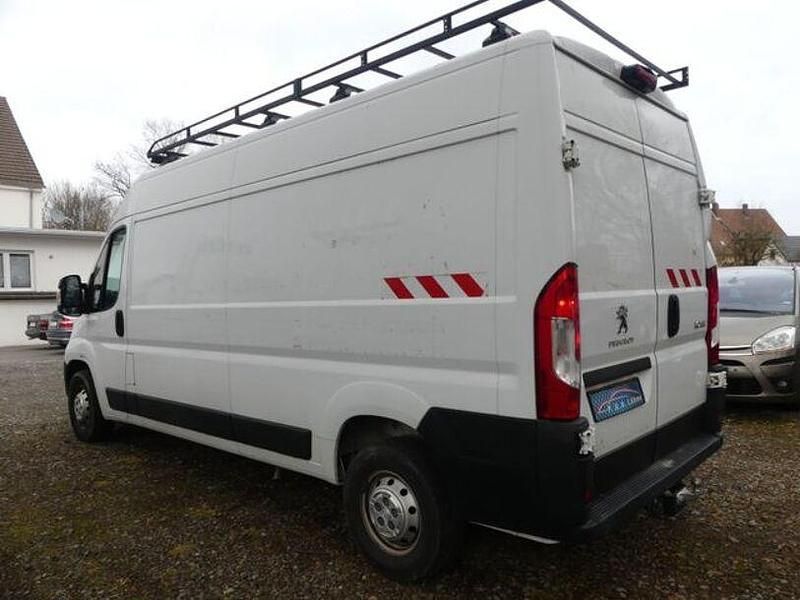 Gebraucht Peugeot Boxer Premium 140 PS (102 kW) 2021 Weiss Van