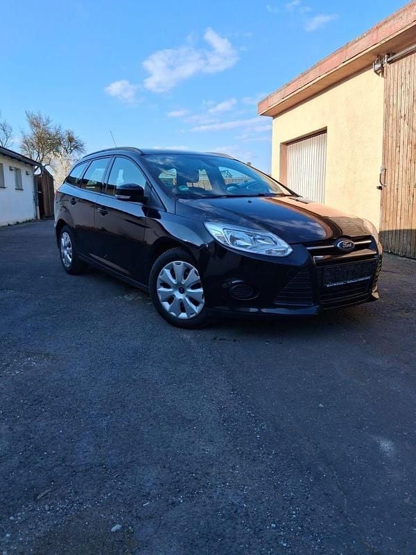 Gebraucht Ford Focus Titanium 116 PS (85 kW) 2013 Schwarz Kombi