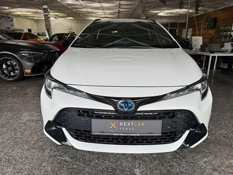 Neu Toyota Corolla 140 PS (102 kW) 2025 Weiß Kombi