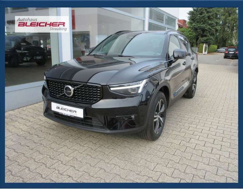 Schwarz Gebraucht 2024 Volvo XC40 Plus SUV | 37.890 € (Fairer Preis) - Bild 1/4