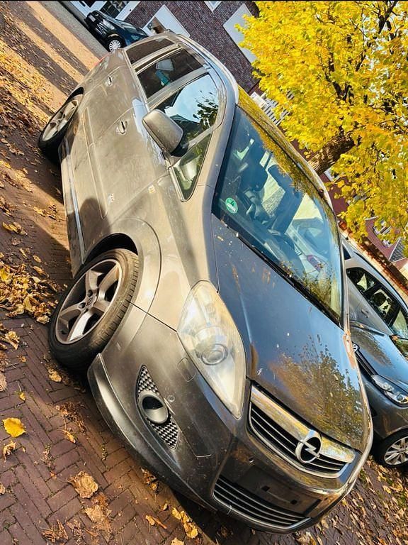 Grau Gebraucht 2010 Opel Zafira OPC Van / Kleinbus | 2.100 € (Guter Preis) - Bild 1/4