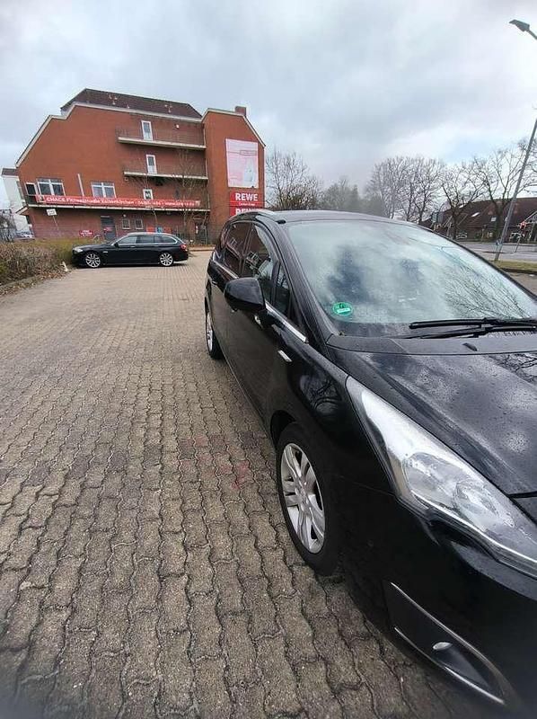 Gebraucht Peugeot 5008 Allure 156 PS (114 kW) 2014 Van / Kleinbus