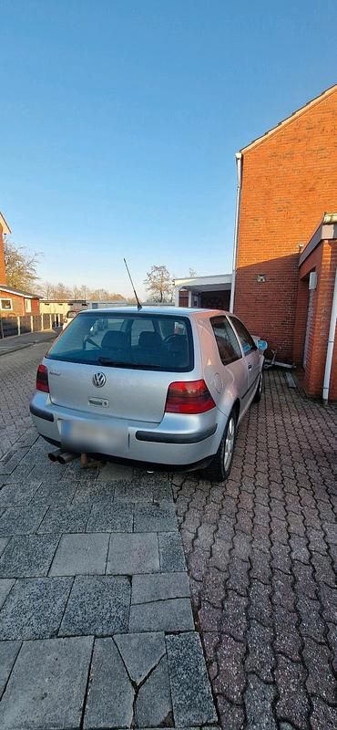 Gebraucht VW Golf IV 75 PS (55 kW) 2002 Silber Kleinwagen