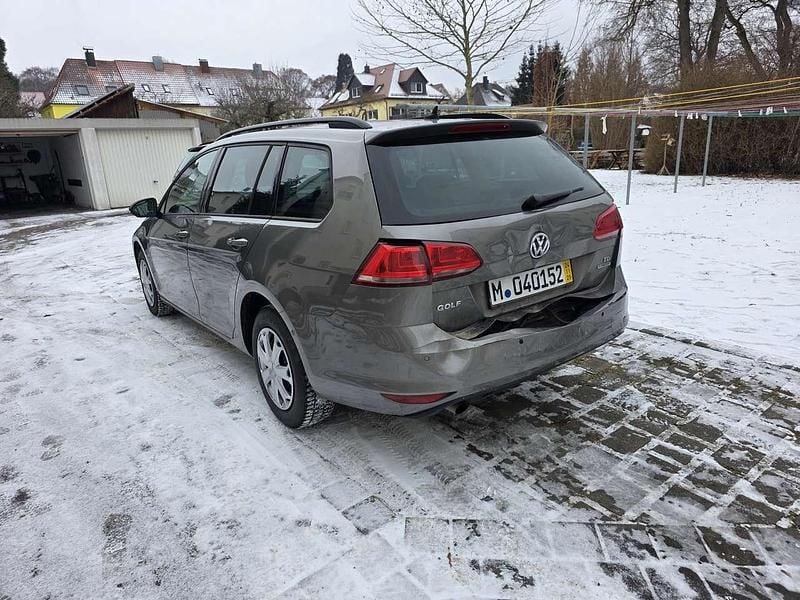 Gebraucht VW Golf VII Comfortline 105 PS (77 kW) 2013 Limousine