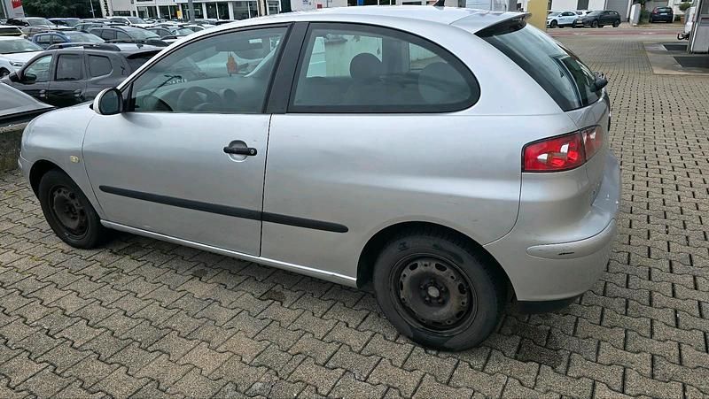Gebraucht Seat Ibiza 75 PS (55 kW) 2004 Silber Kleinwagen