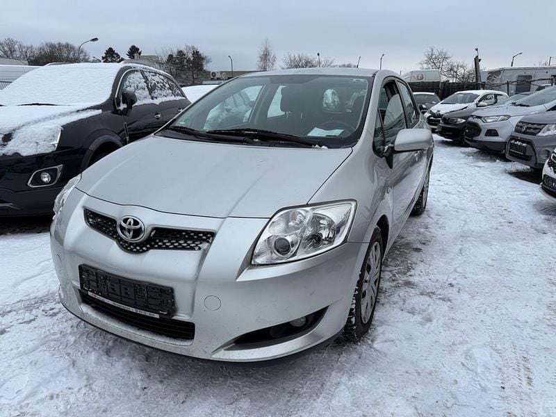Silber Gebraucht 2009 Toyota Auris Limousine | 2.999 € (Superpreis) - Bild 1/4