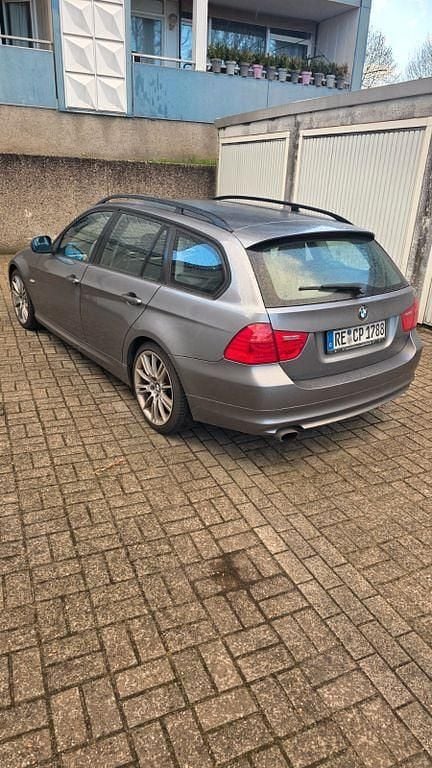 Gebraucht BMW 320 170 PS (125 kW) 2008 Schwarz Kombi