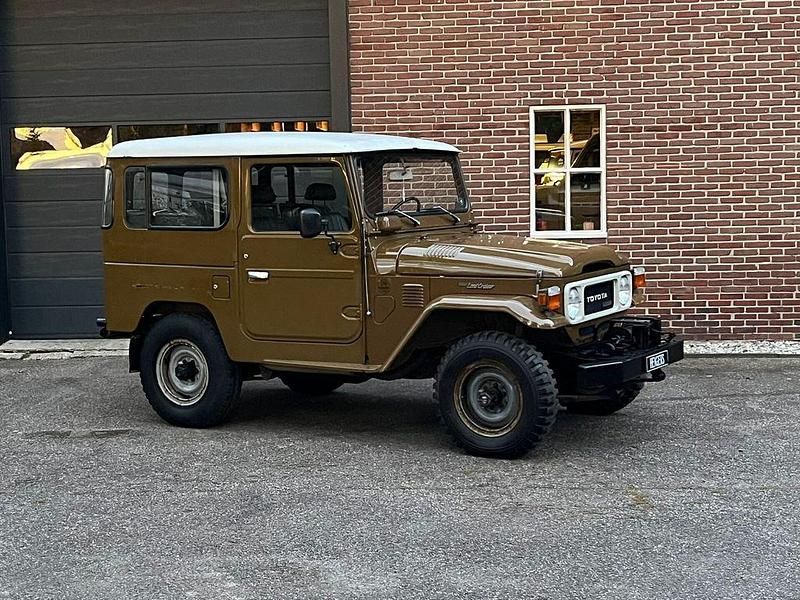 Braun Gebraucht 1983 Toyota Land Cruiser SUV | 23.950 € - Bild 1/4