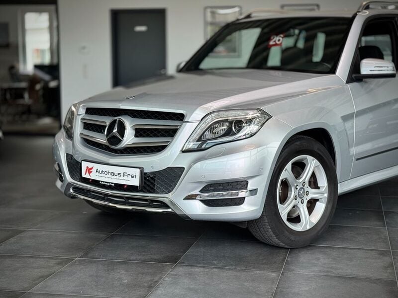 Iridiumsilber metalliclack Gebraucht 2015 Mercedes GLK220 Premium SUV | 27.480 € (Fairer Preis) - Bild 1/4