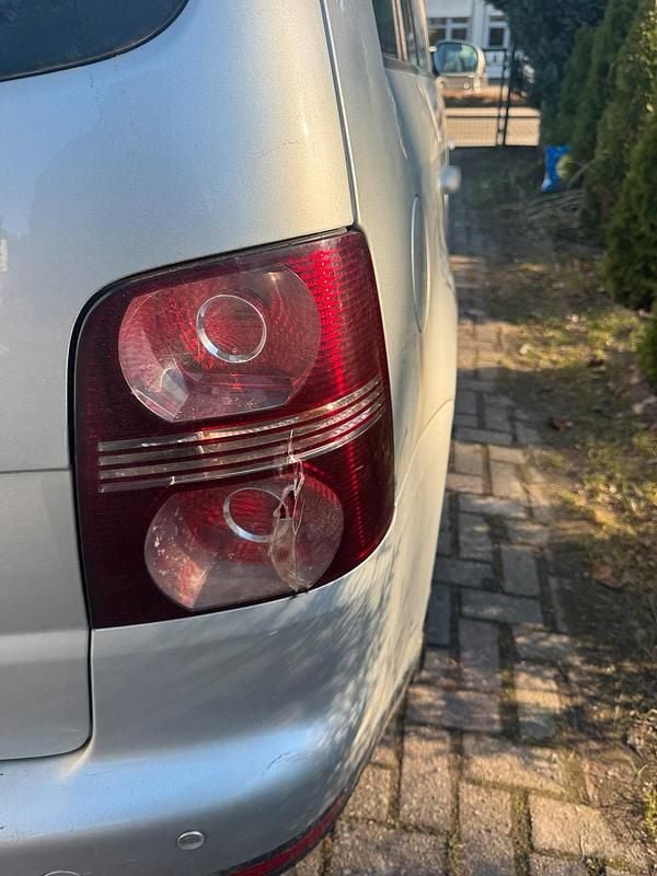 Gebraucht VW Touran 75 PS (55 kW) 2008 Silber Van / Kleinbus