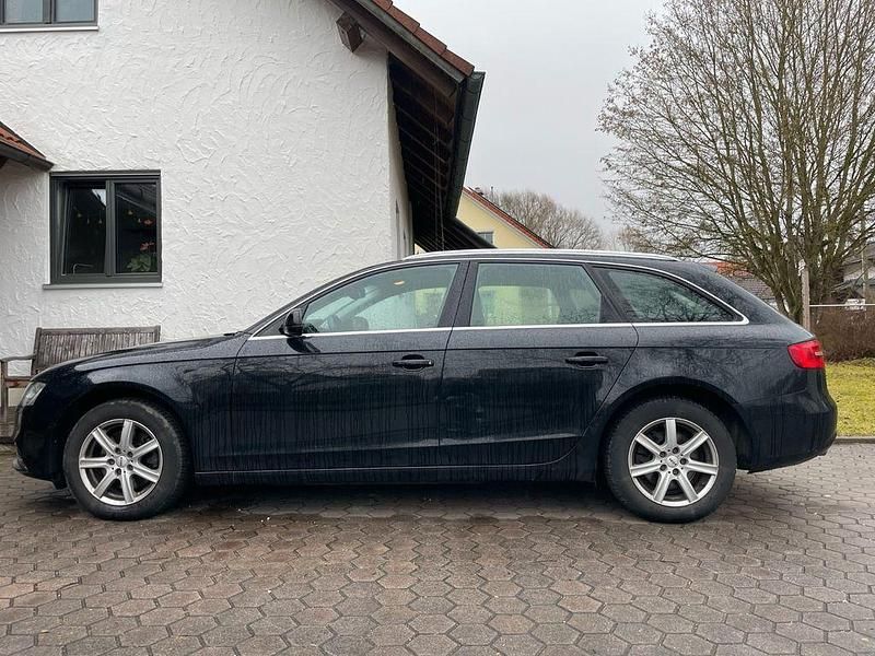 Gebraucht Audi A4 120 PS (88 kW) 2013 Schwarz Kombi