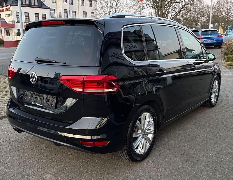 Gebraucht VW Touran Highline 150 PS (110 kW) 2015 Schwarz Van / Kleinbus