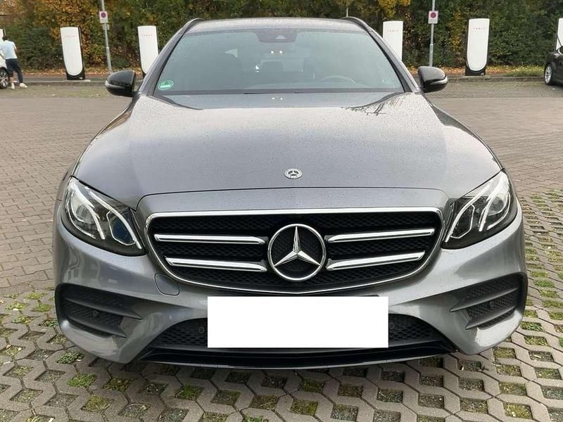 Gebraucht 2018 Mercedes E220 AMG line Kombi | 24.000 € (Guter Preis) - Bild 1/4