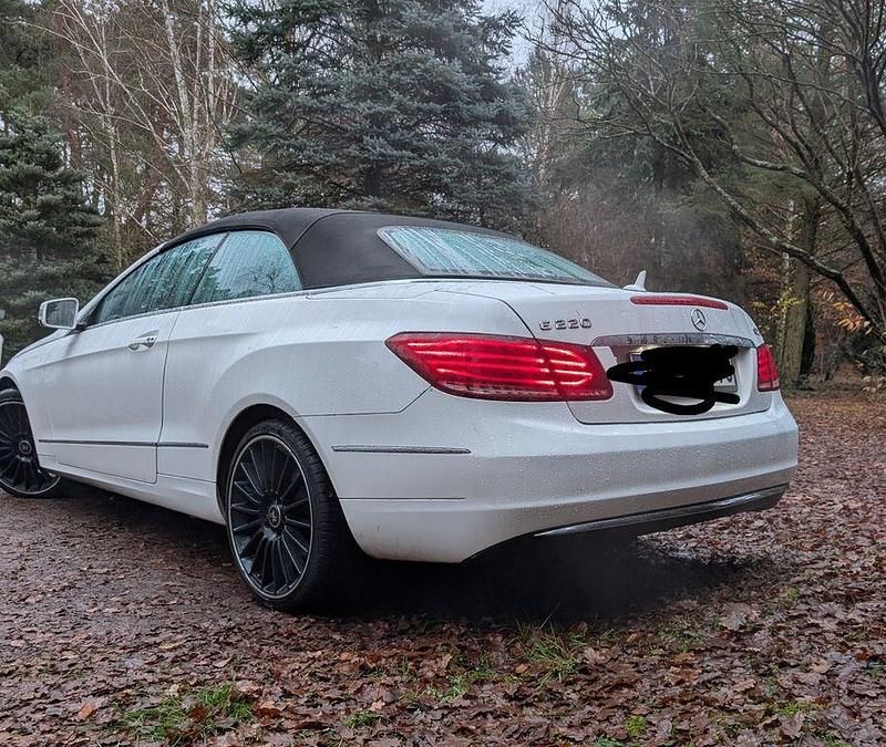 Gebraucht Mercedes E220 Avantgarde 170 PS (125 kW) 2013 Weiß Cabrio