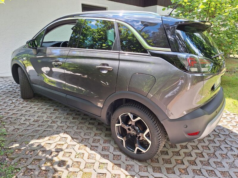Grau Gebraucht 2023 Opel Crossland Ultimate SUV | 20.500 € (Fairer Preis) - Bild 1/4
