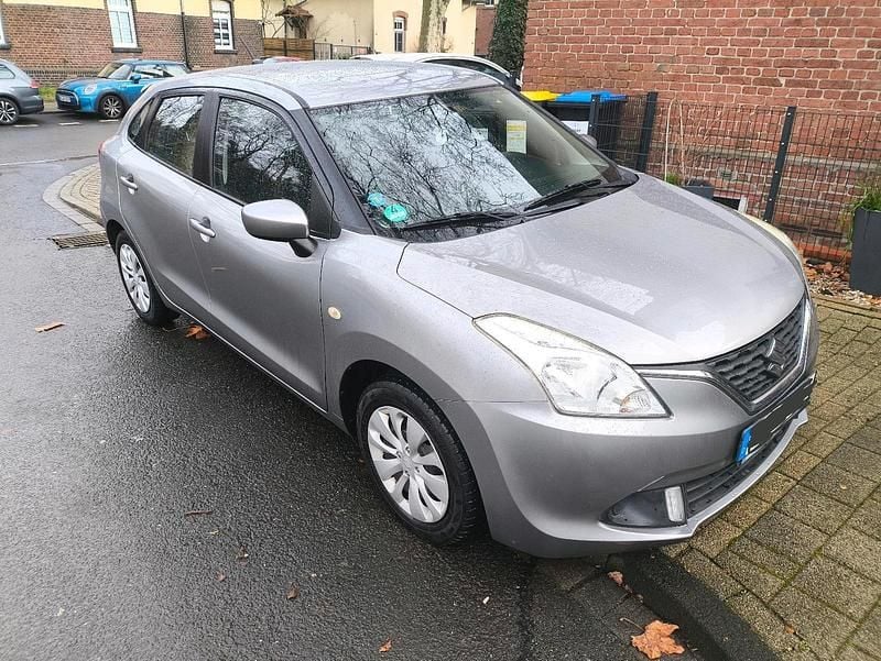Grau Gebraucht 2017 Suzuki Baleno Basic Kleinwagen | 6.350 € (Guter Preis) - Bild 1/4