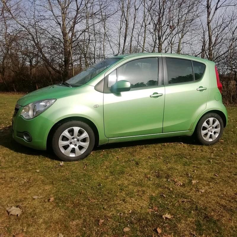 Gebraucht Opel Agila 65 PS (47 kW) 2008 Grün Kleinwagen
