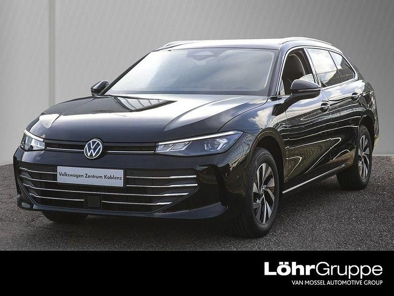 Grenadillschwarz metallic Neu 2025 VW Passat Business Kombi | 55.580 € (Teuer) - Bild 1/4
