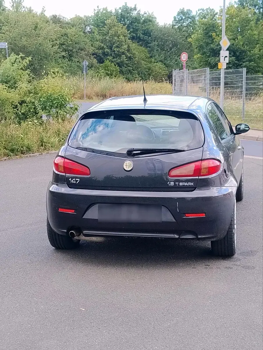 Gebraucht Alfa Romeo 147 105 PS (77 kW) 2007 Grau Kleinwagen