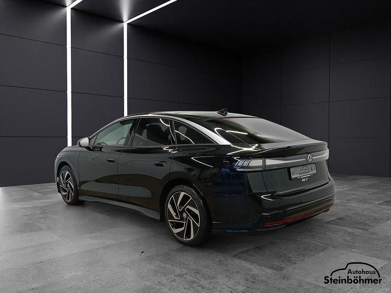 Gebraucht VW ID.7 Pro 210 kW (286 PS) 2023 Grenadillschwarz (schwarz) Kleinwagen