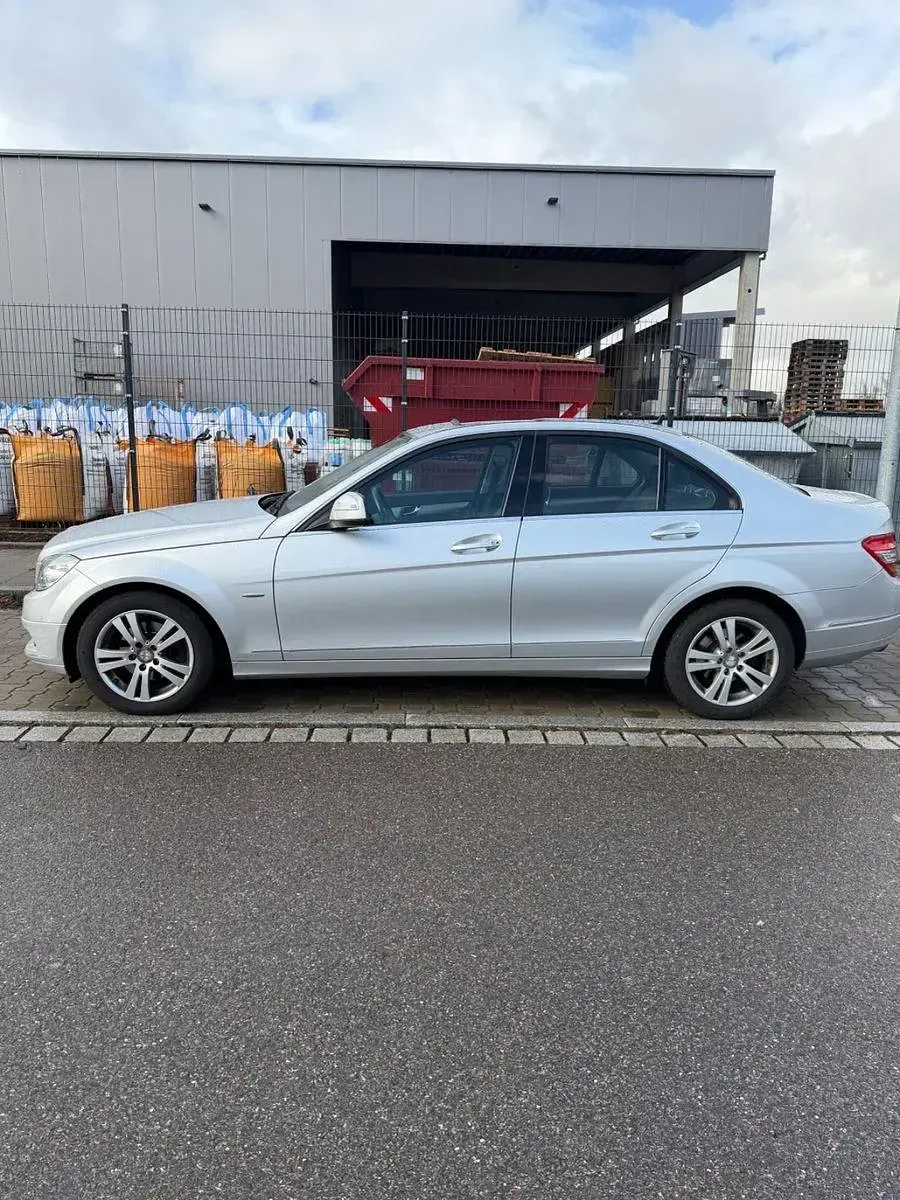 Gebraucht Mercedes C180 156 PS (114 kW) 2008 Silber Limousine