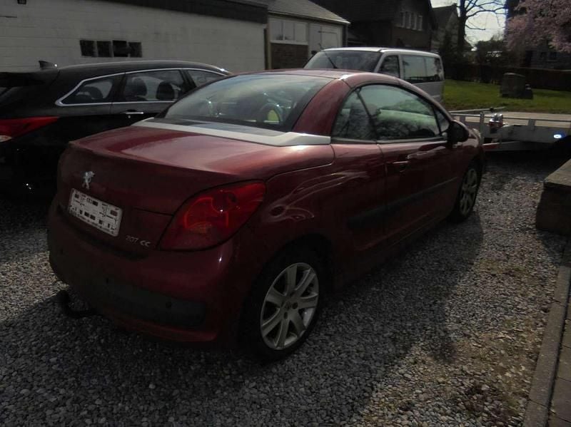 Gebraucht Peugeot 207 CC 120 PS (88 kW) 2007 Rot Cabrio