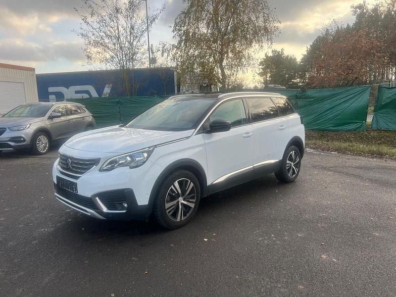 Weiß Gebraucht 2020 Peugeot 5008 Active SUV | 11.100 € (Superpreis) - Bild 1/4