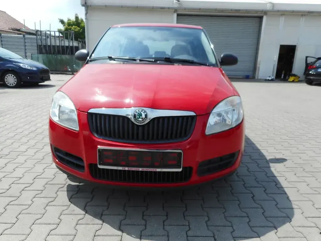 Gebraucht Skoda Fabia Classic 60 PS (44 kW) 2010 Rot Limousine
