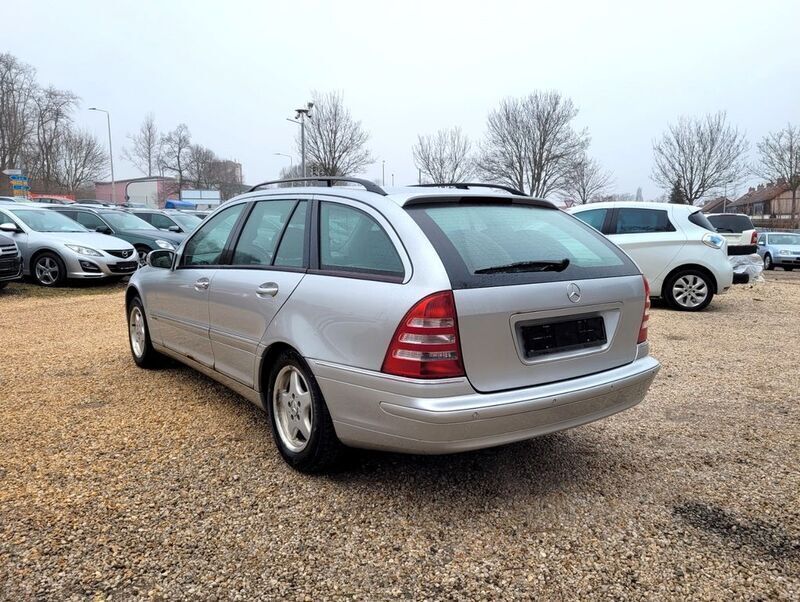 Gebraucht Mercedes C180 143 PS (105 kW) 2003 Silber Limousine