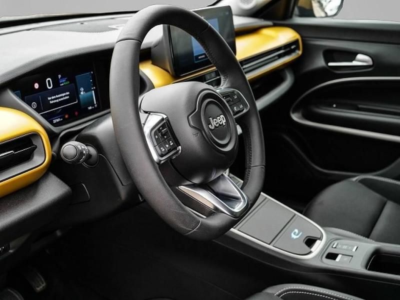 Gebraucht Jeep Avenger EV 114 kW (156 PS) 2023 Schwarz SUV