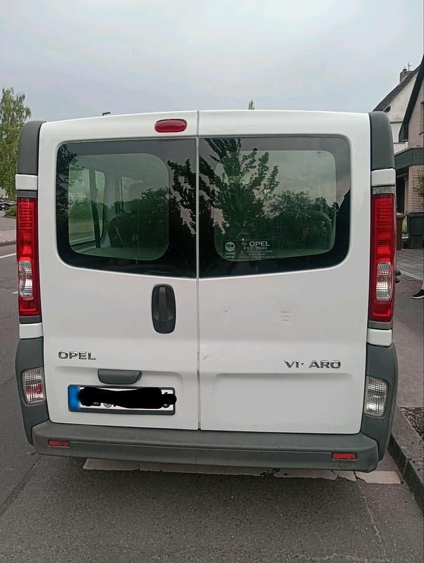 Gebraucht Opel Vivaro 117 PS (86 kW) 2008 Weiß Van / Kleinbus
