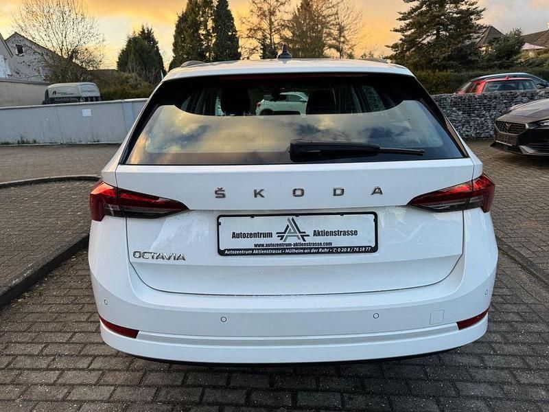 Gebraucht Skoda Octavia 116 PS (85 kW) 2022 Weiß Kombi