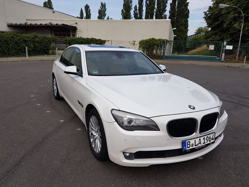 Weiß Gebraucht 2010 BMW 740 Limousine | 11.300 € (Fairer Preis) - Bild 1/4