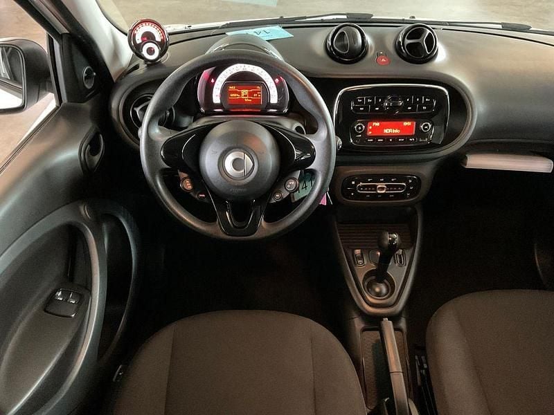 Gebraucht Smart ForFour Electric Drive Pure 60 kW (82 PS) 2022 Weiß Limousine