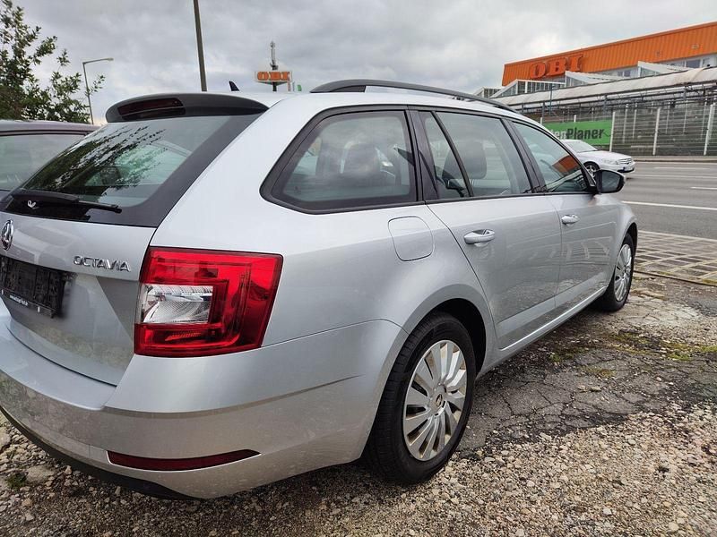 Gebraucht Skoda Octavia Ambition 116 PS (85 kW) 2017 Silber Kombi