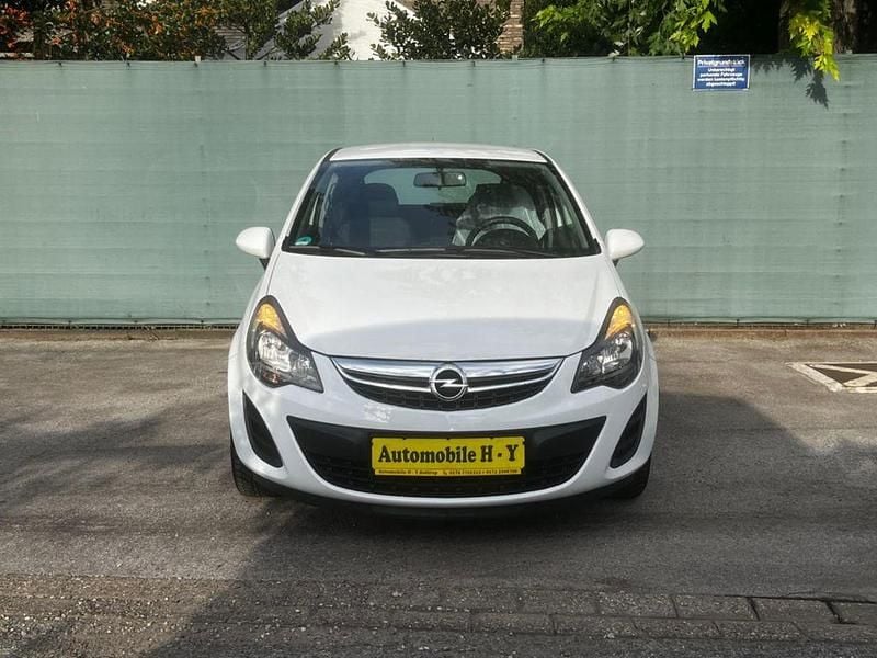 Weiß Gebraucht 2014 Opel Corsa Selection Kleinwagen | 3.500 € (Guter Preis) - Bild 1/4