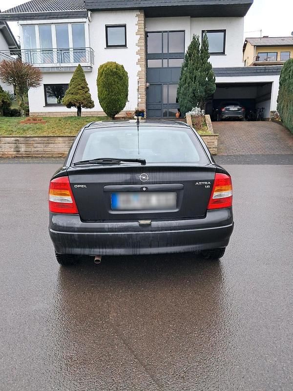 Gebraucht Opel Astra 85 PS (62 kW) 2001 Schwarz Limousine