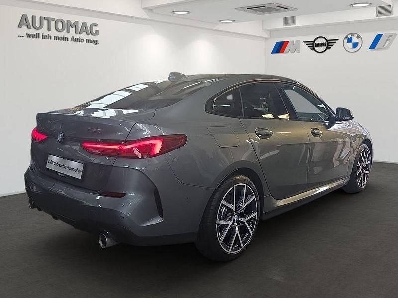 Gebraucht BMW 220 M Sport 178 PS (130 kW) 2023 Grau Limousine