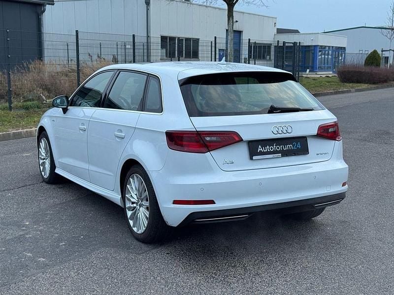 Gebraucht Audi A3 Ambiente 150 PS (110 kW) 2016 Weiß Limousine