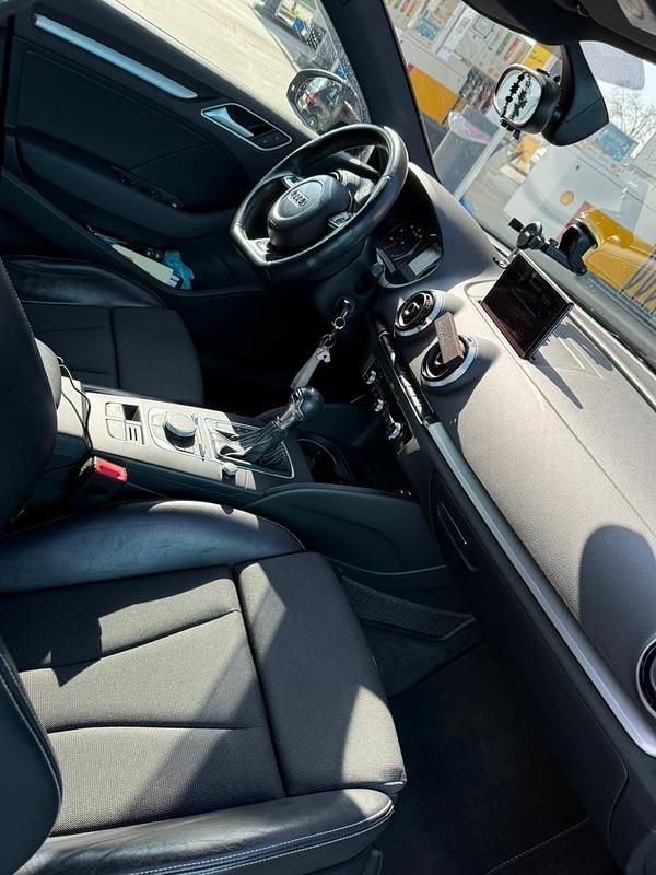 Gebraucht Audi A3 140 PS (102 kW) 2014 Violet Limousine