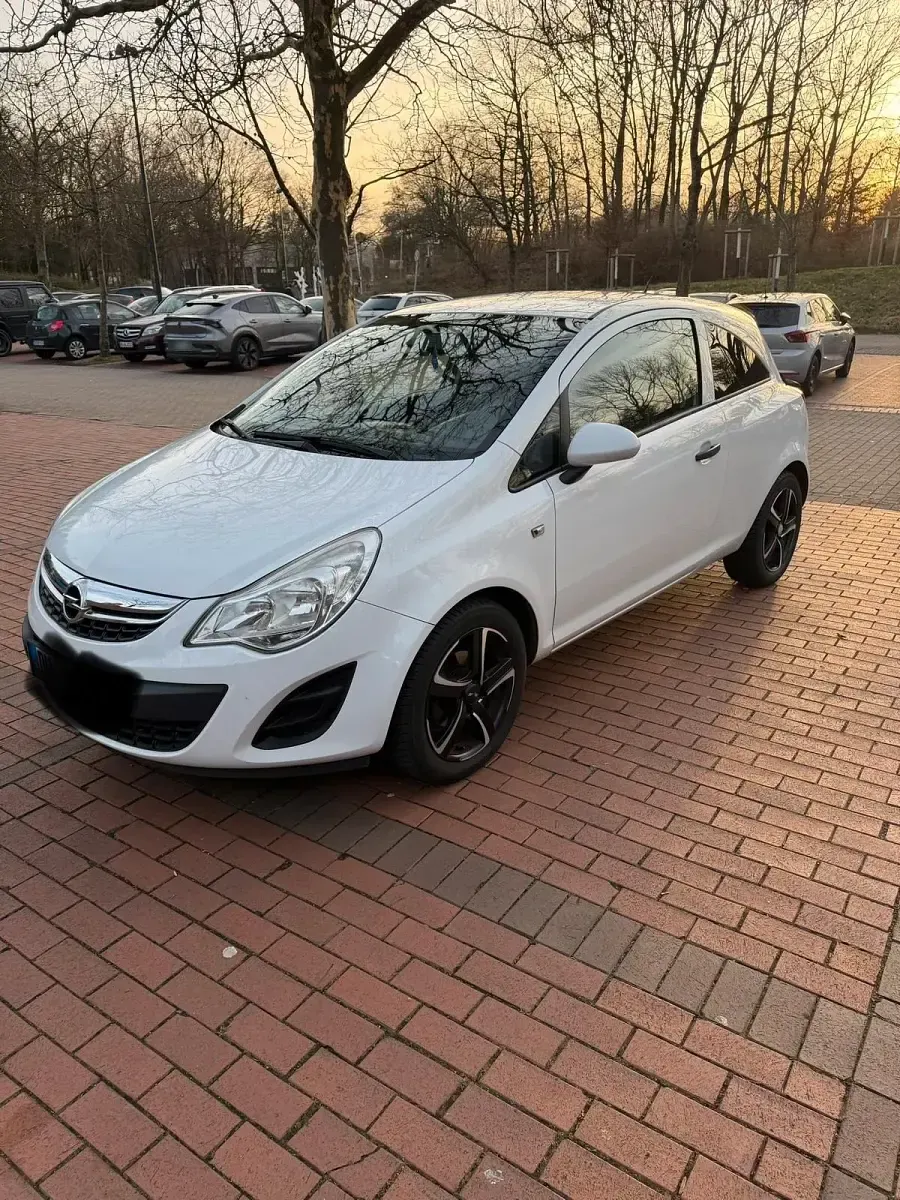 Gebraucht Opel Corsa 60 PS (44 kW) 2011 Weiß Kleinwagen
