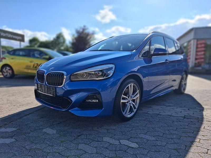 Blau Gebraucht 2019 BMW 220 Gran Tourer M Sport Van / Kleinbus | 21.990 € (Fairer Preis) - Bild 1/4