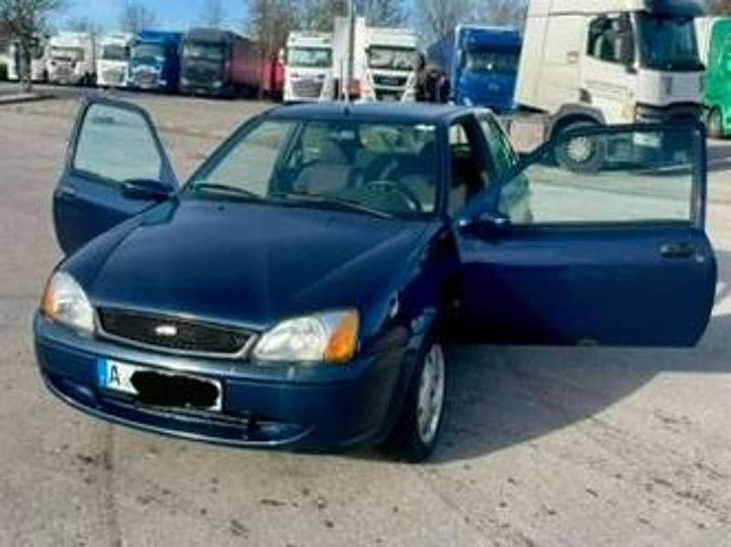 Blau Gebraucht 2001 Ford Courier Van / Kleinbus | 500 € - Bild 1/4
