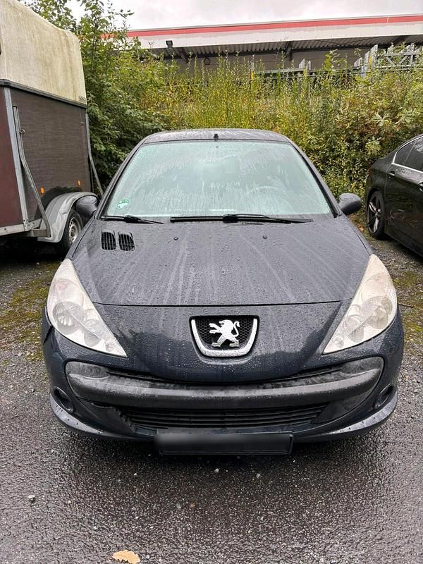 Grau Gebraucht 2010 Peugeot 206+ Kleinwagen | 800 € (Superpreis) - Bild 1/4