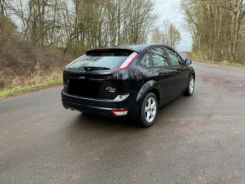 Gebraucht Ford Focus 109 PS (80 kW) 2010 Schwarz Limousine