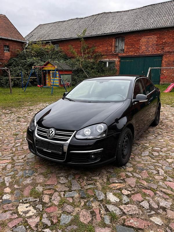 Schwarz Gebraucht 2006 VW Jetta Limousine | 2.150 € (Fairer Preis) - Bild 1/4